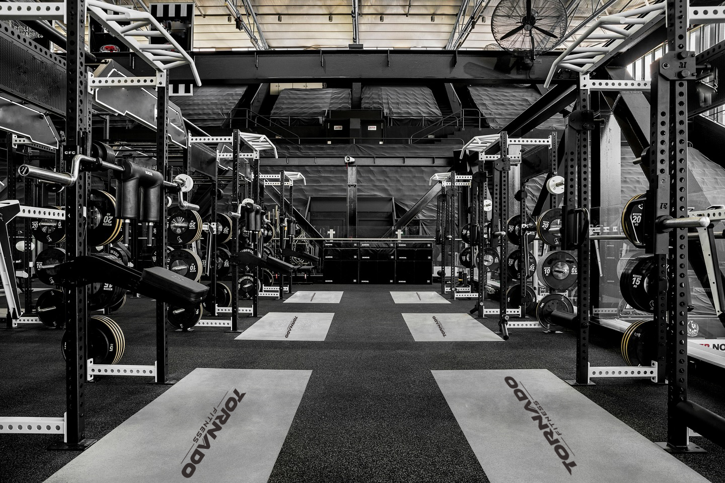 ðºð¸ Commercial Gym – Texas, USA
Project Type: Full Commercial Gym Setup
Size: 1,200㎡
Client: Local Gym Chain (3rd Branch Expansion）